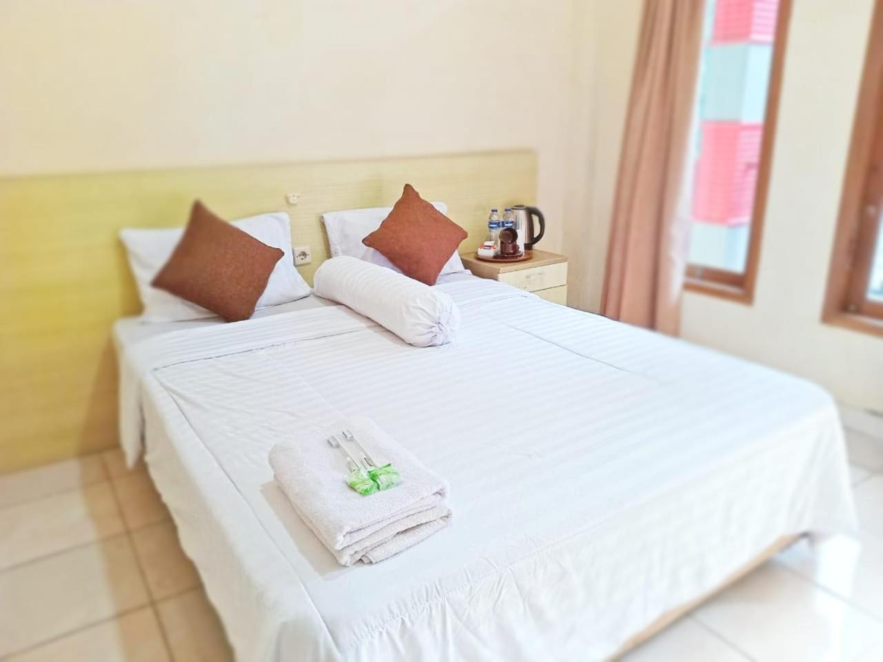 Bayak Hotel Bumdes Cipayung & Resort Ciguntur Exteriör bild